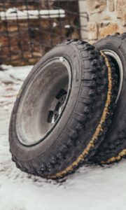 Çivili Lastik Nedir? Çivili Lastiklerin Avantajları Nelerdir?